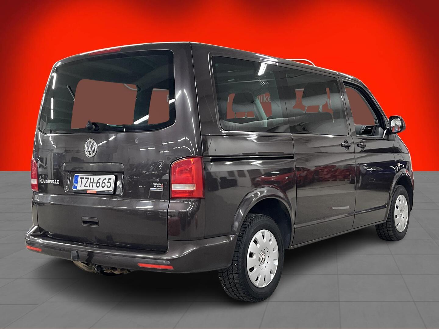 VOLKSWAGEN Caravelle 2014