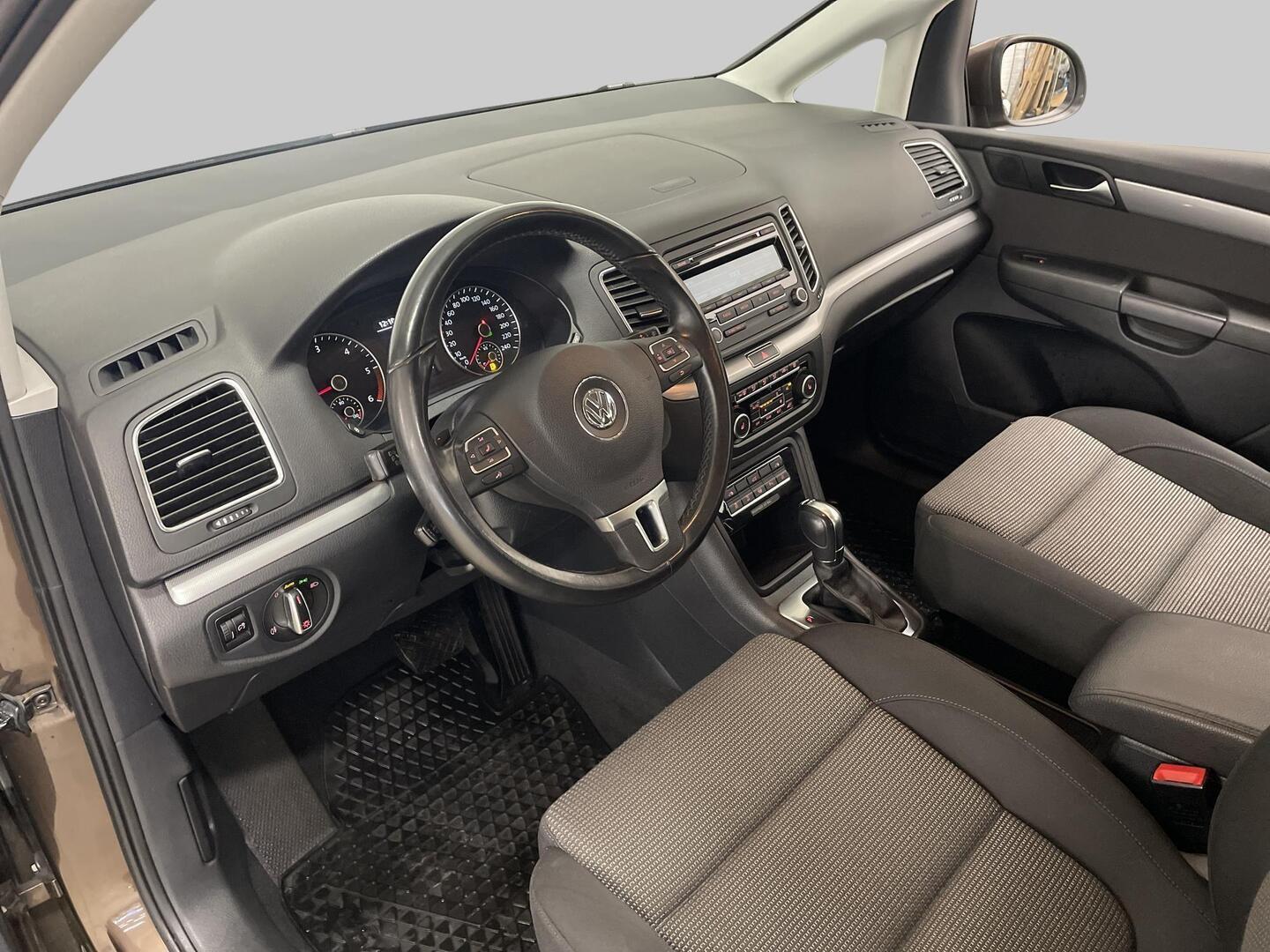 VOLKSWAGEN Sharan 2013