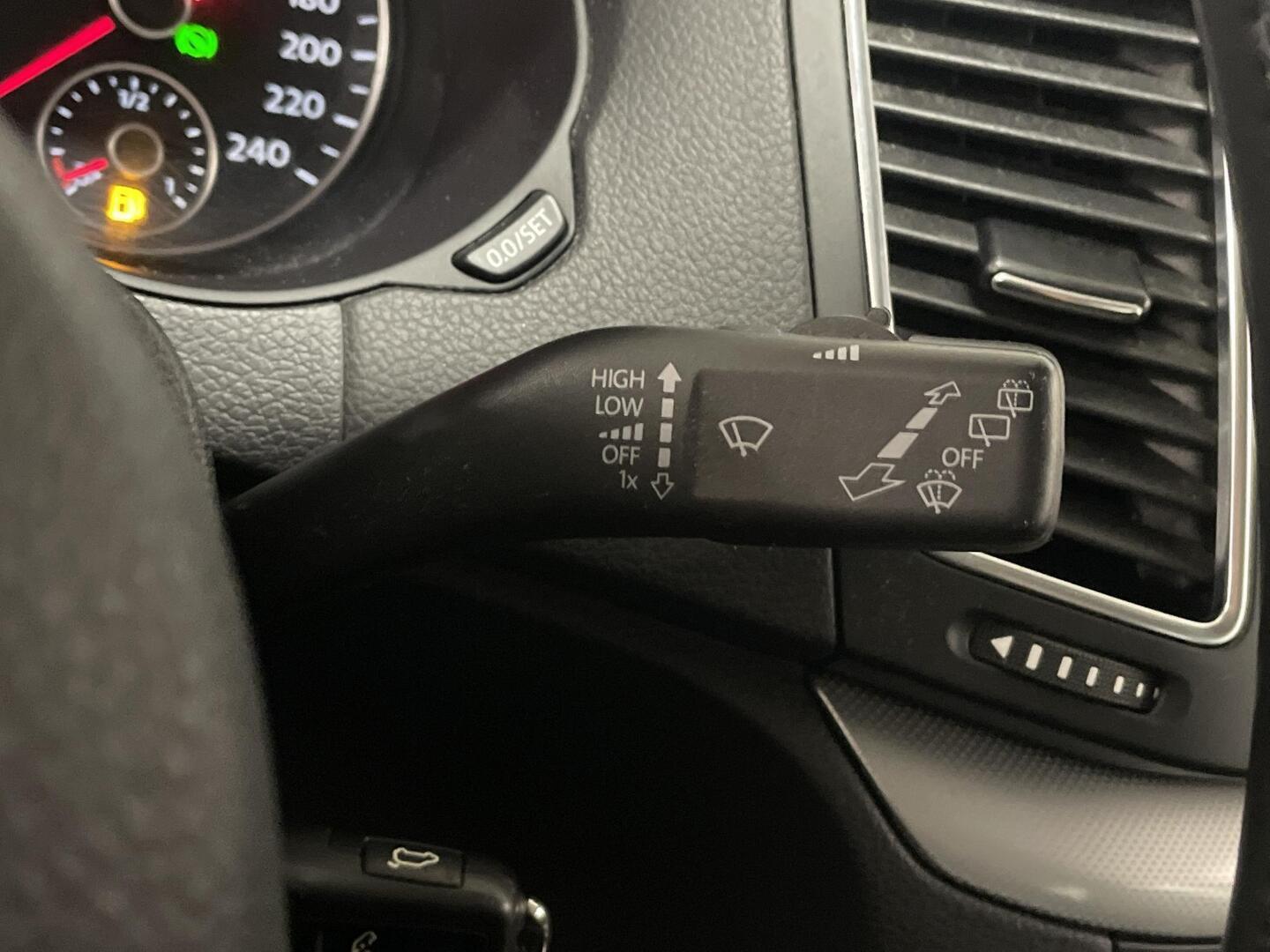 VOLKSWAGEN Sharan 2013