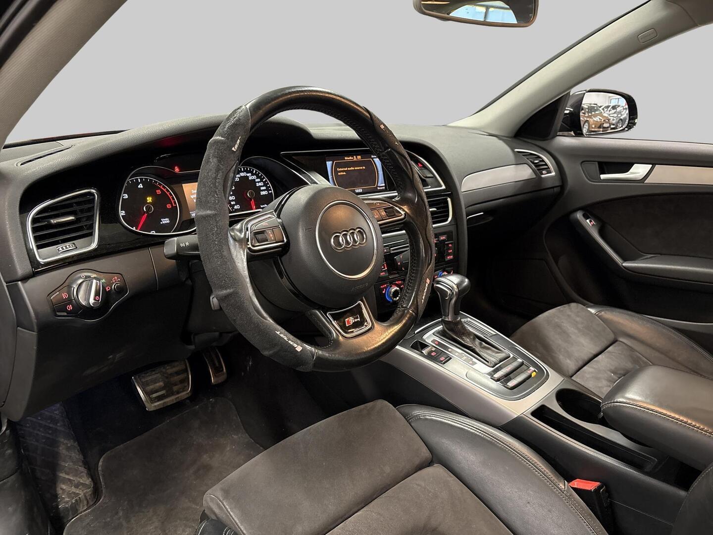 AUDI A4 2015