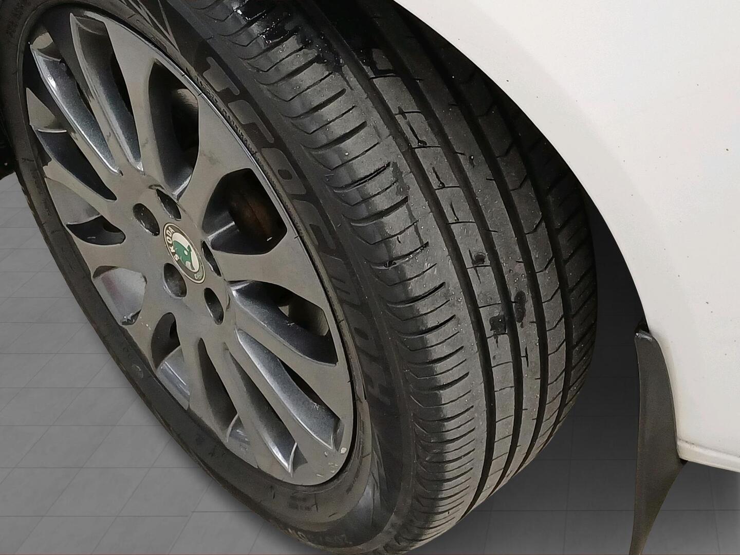 SKODA Fabia 2012
