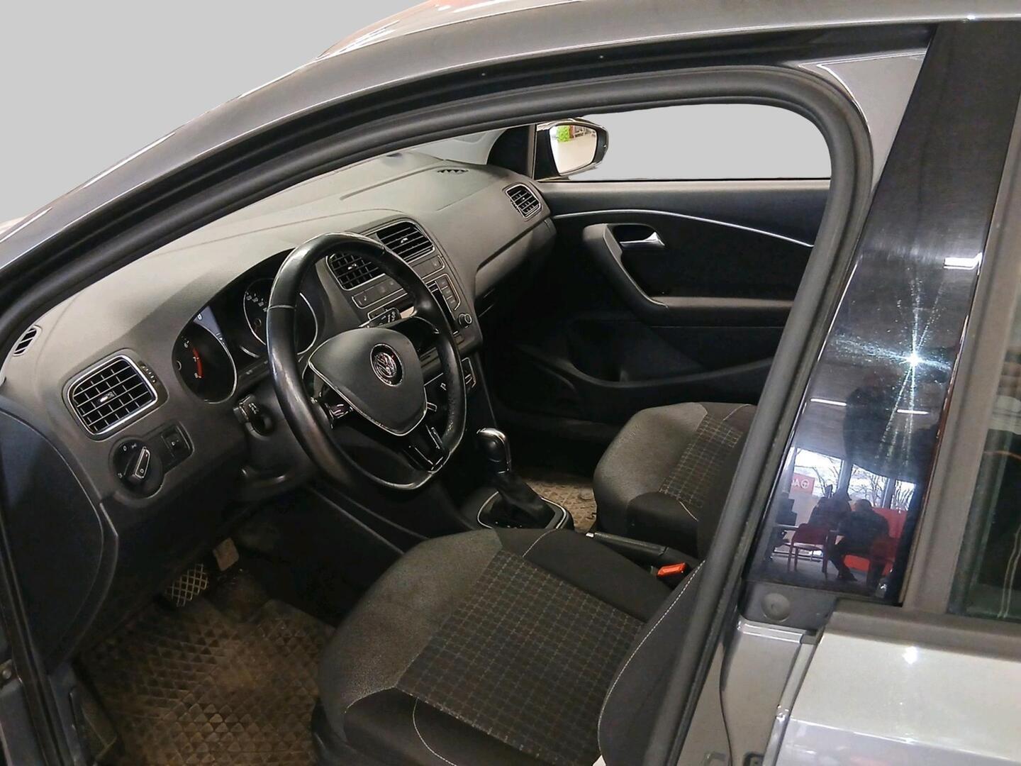 VOLKSWAGEN Polo 2017