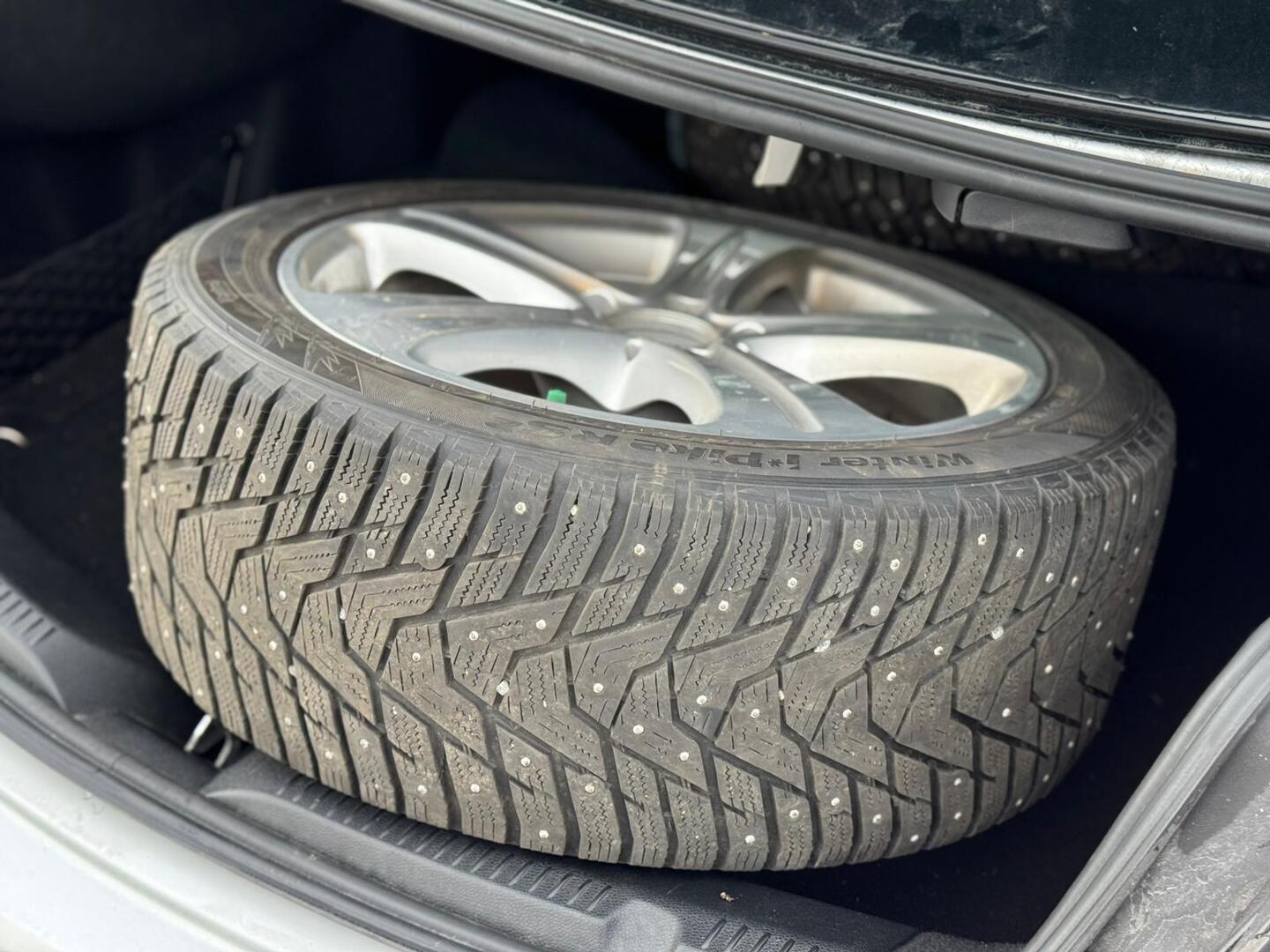 MERCEDES-BENZ E 2017