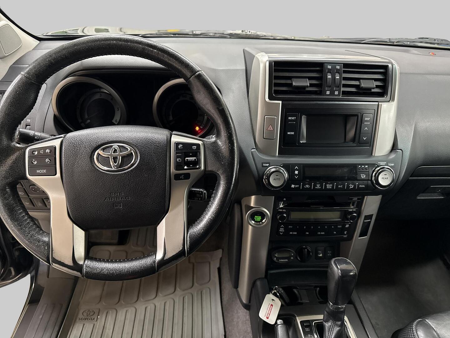 TOYOTA Land Cruiser 2011