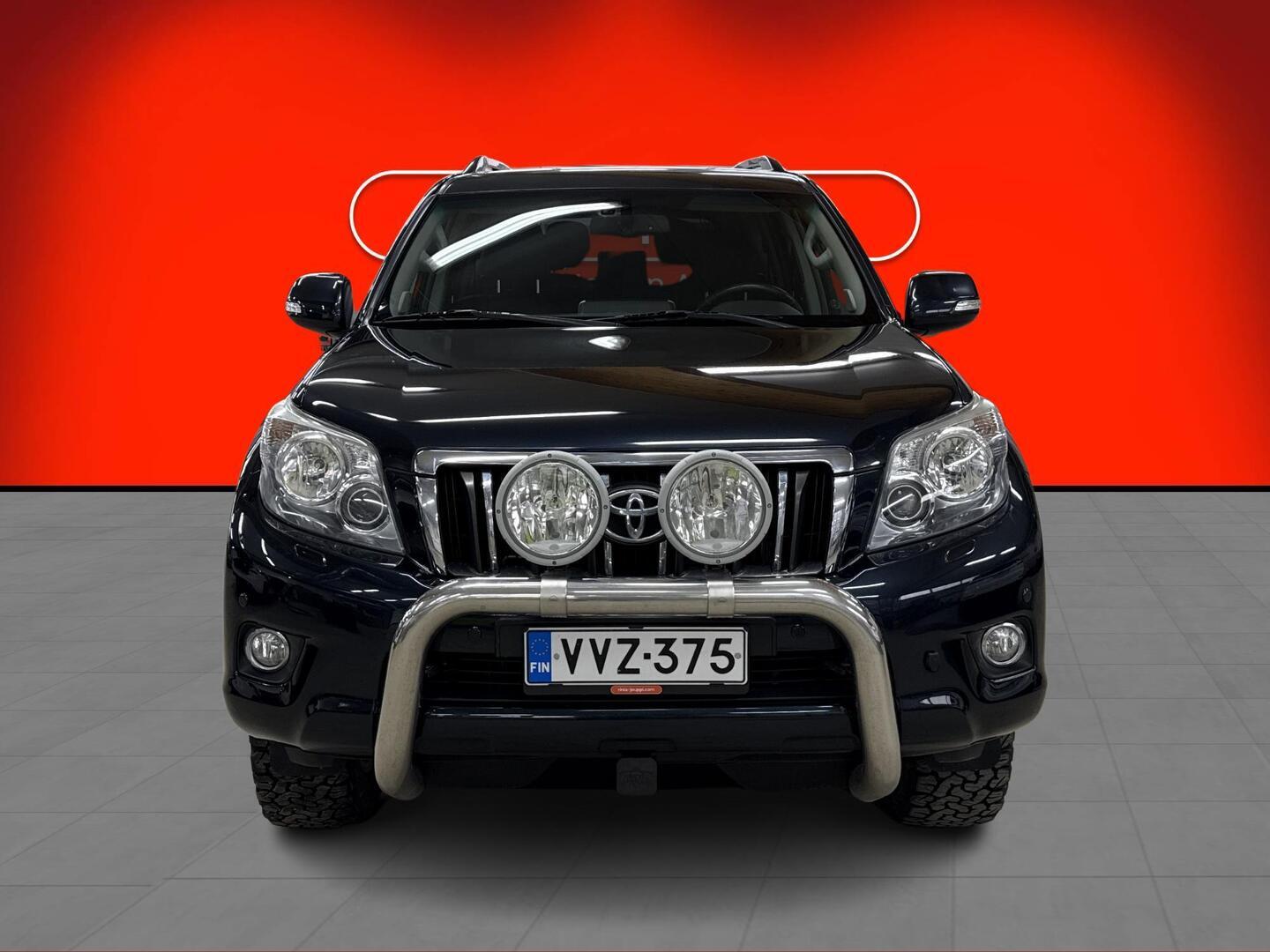 TOYOTA Land Cruiser 2011