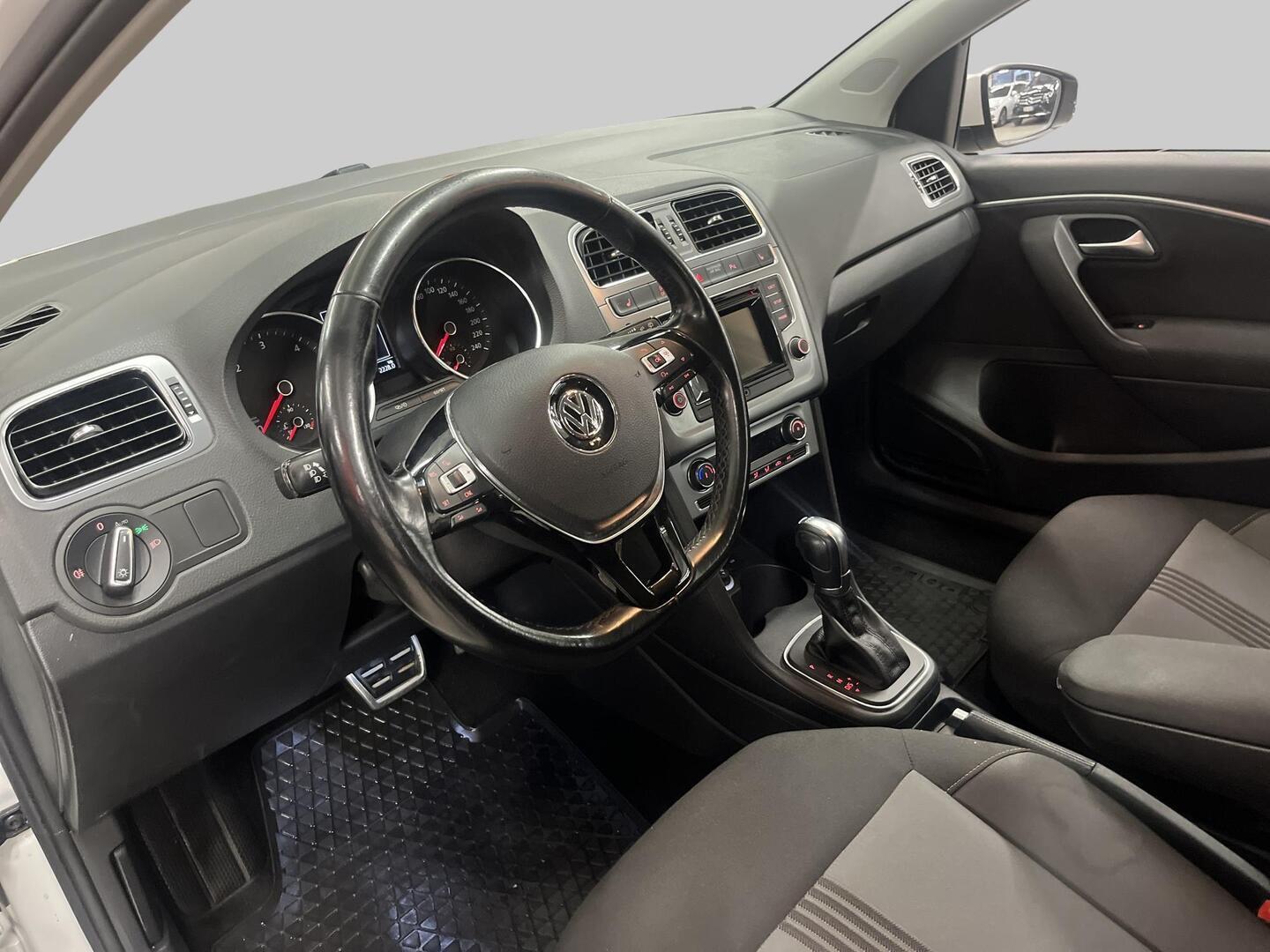 VOLKSWAGEN Polo 2017