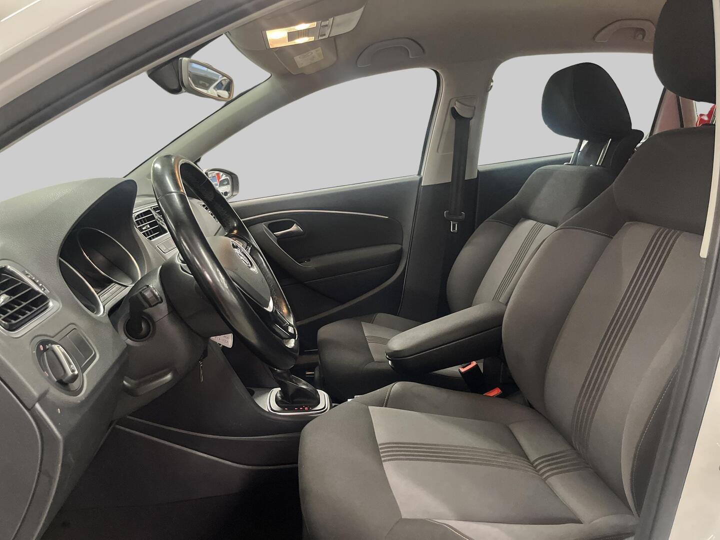 VOLKSWAGEN Polo 2017