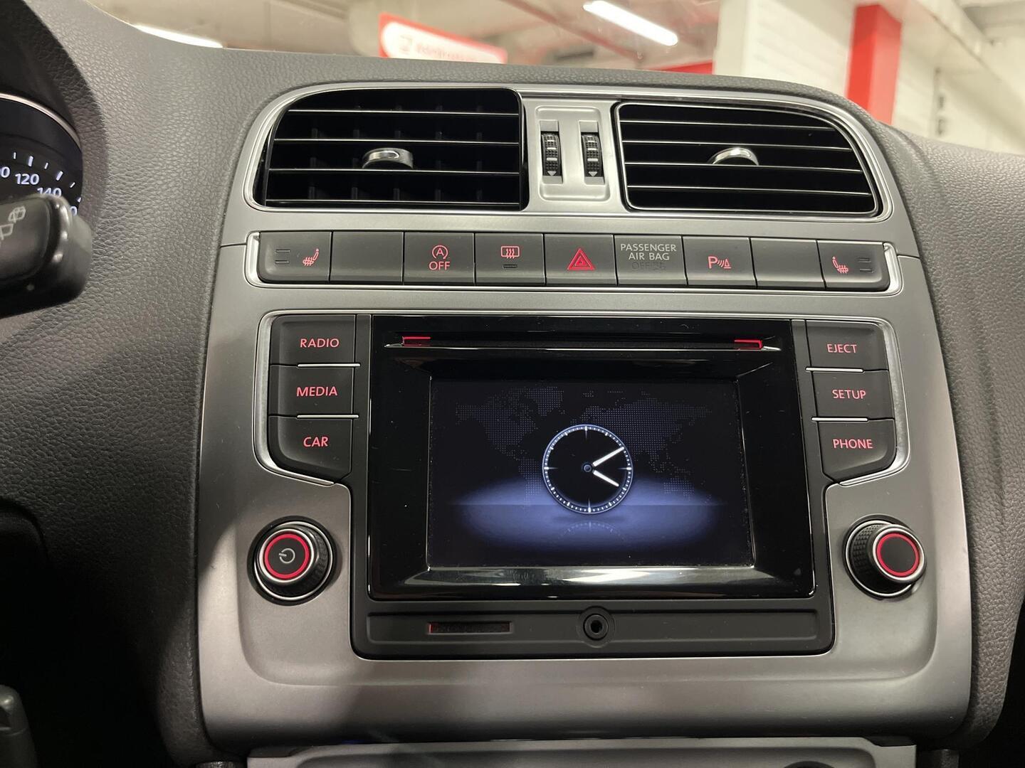 VOLKSWAGEN Polo 2017