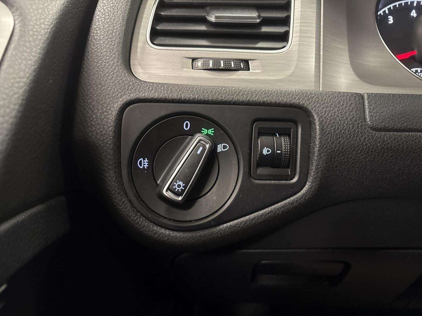 VOLKSWAGEN Golf 2015