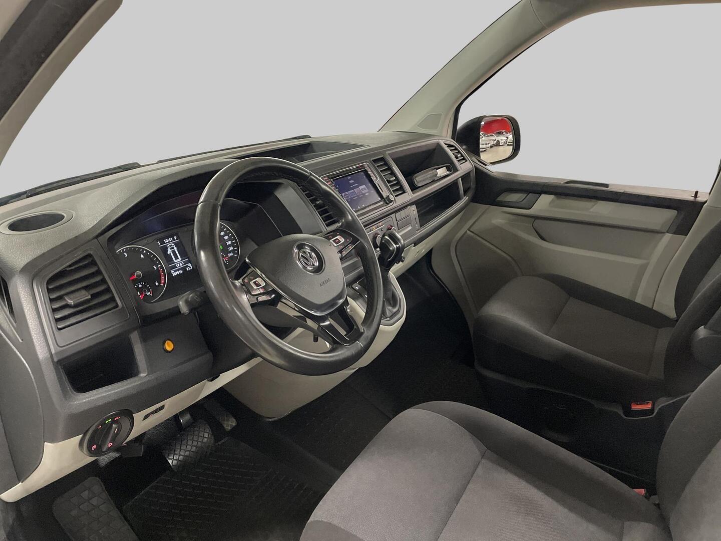 VOLKSWAGEN Transporter 2018