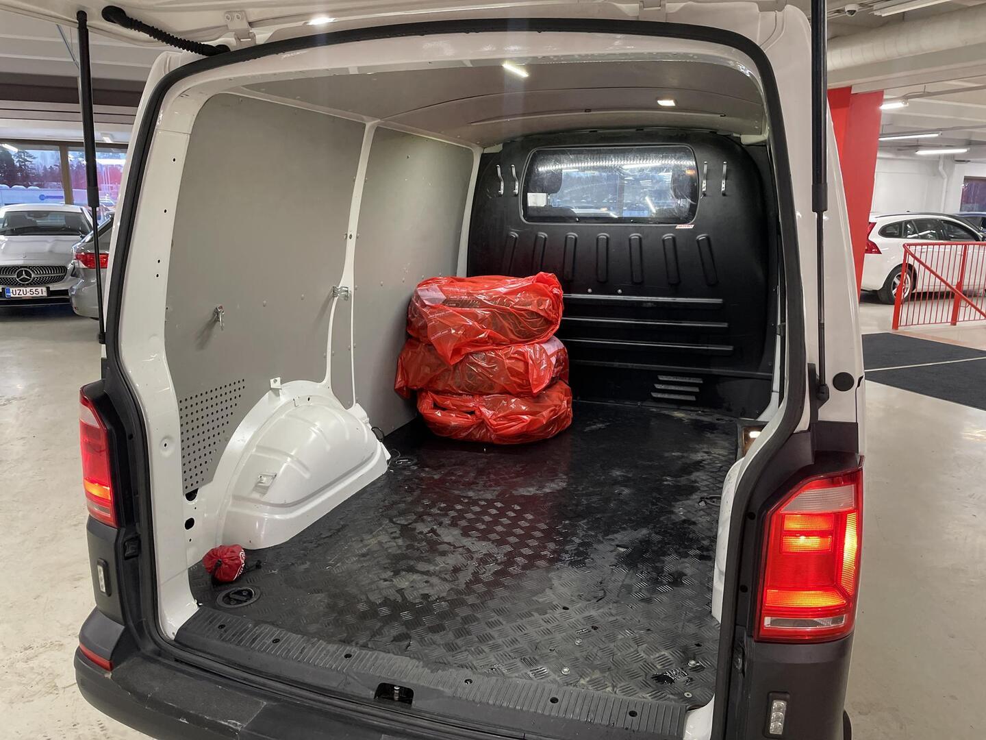 VOLKSWAGEN Transporter 2018