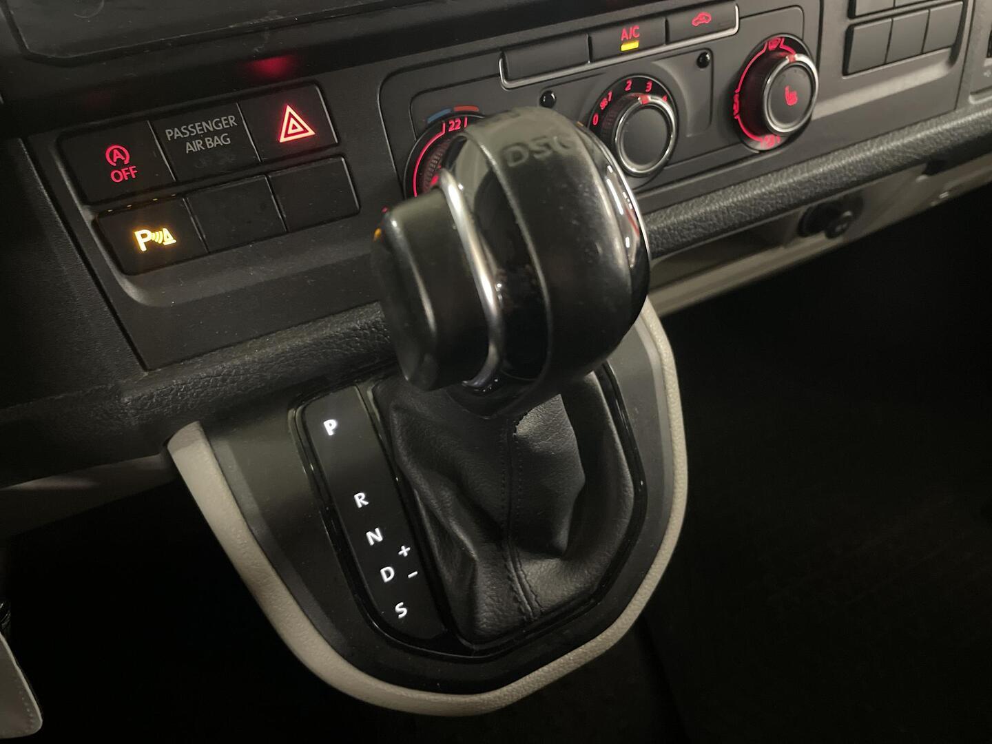 VOLKSWAGEN Transporter 2018