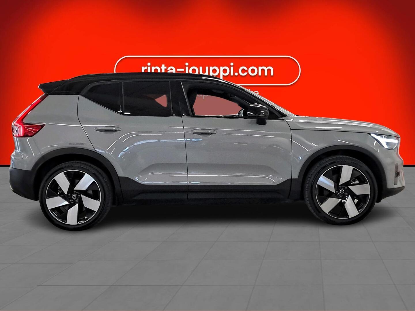 VOLVO XC40 2024