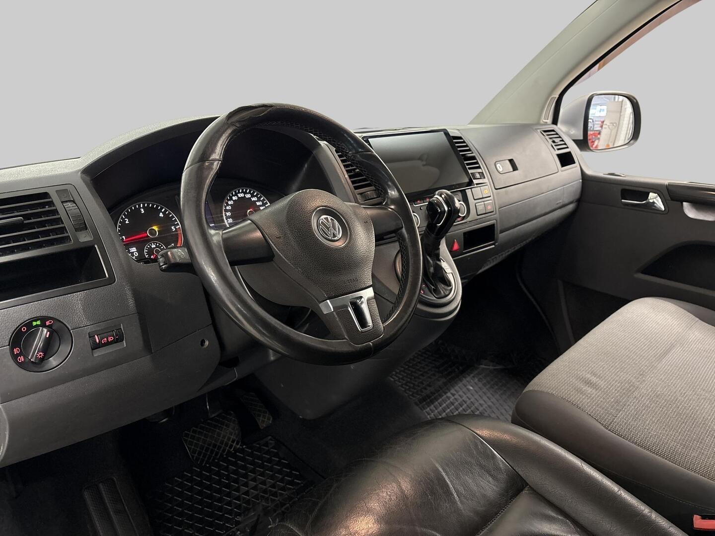 VOLKSWAGEN Caravelle 2010