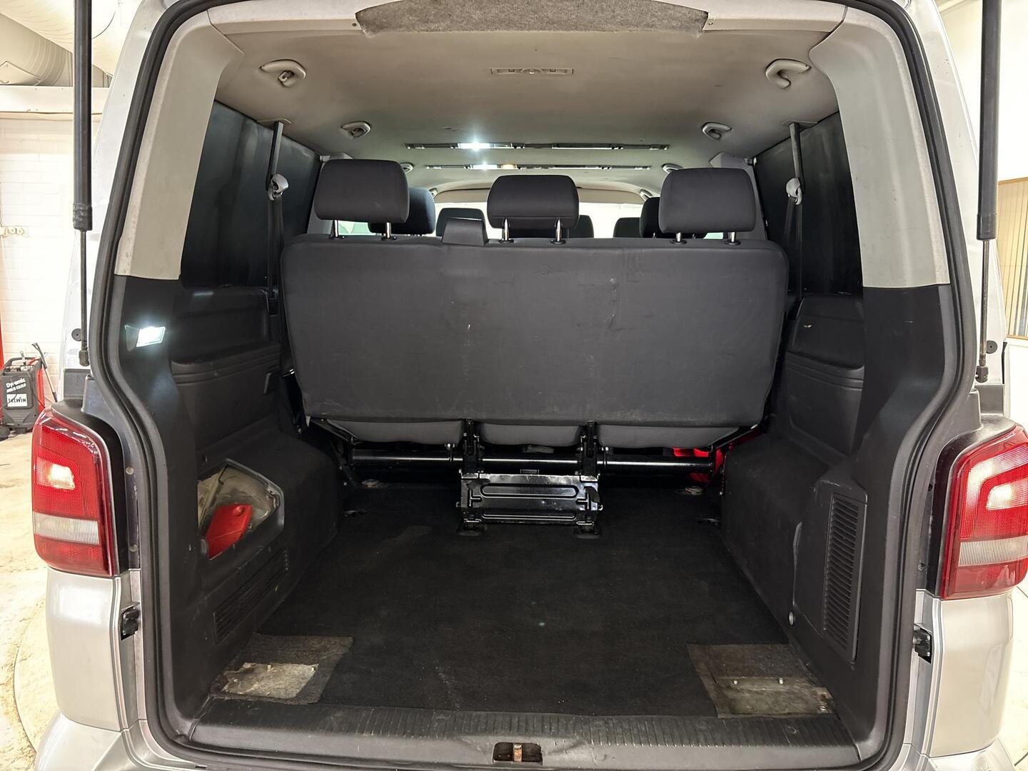 VOLKSWAGEN Caravelle 2010