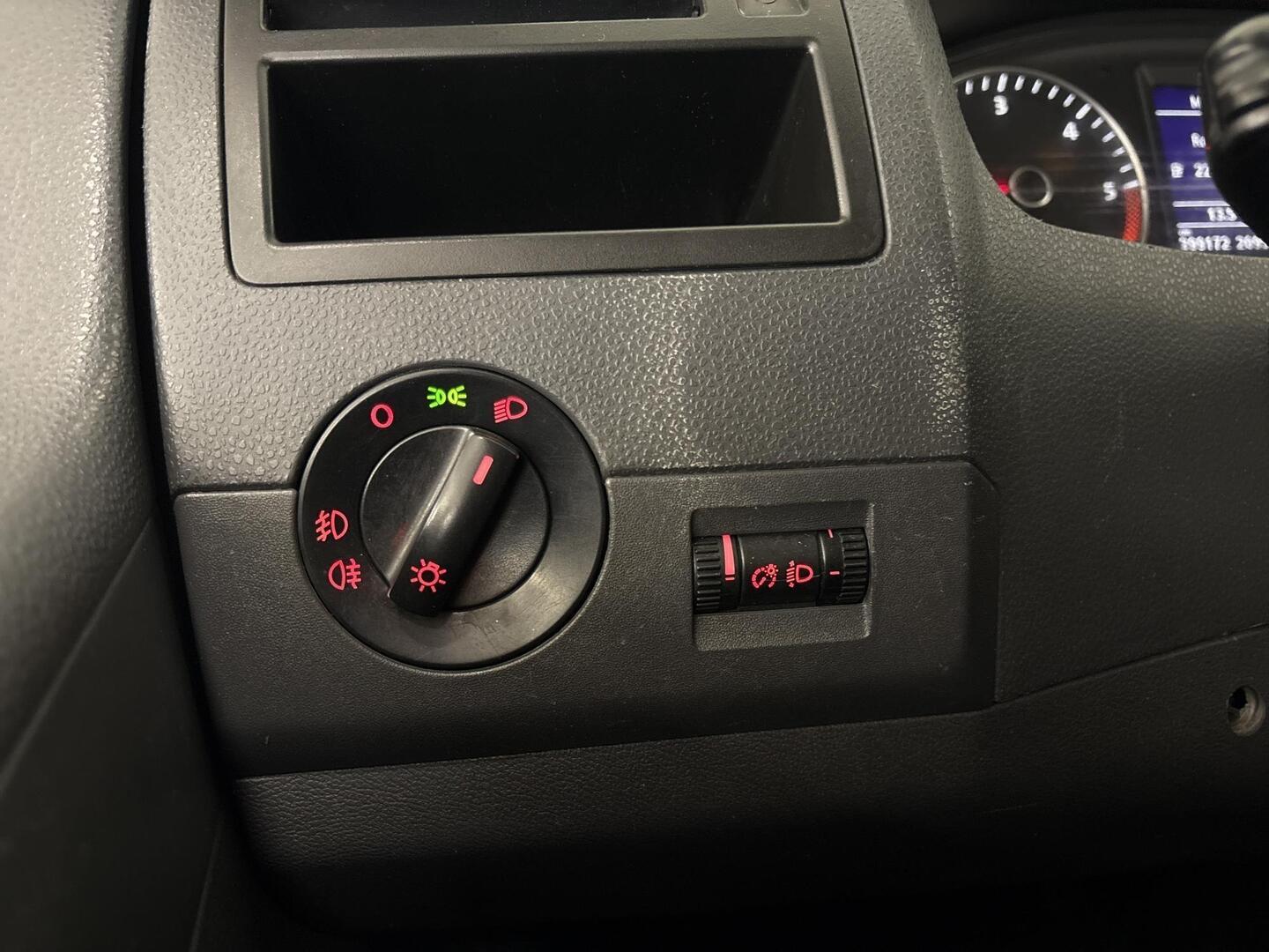 VOLKSWAGEN Caravelle 2010