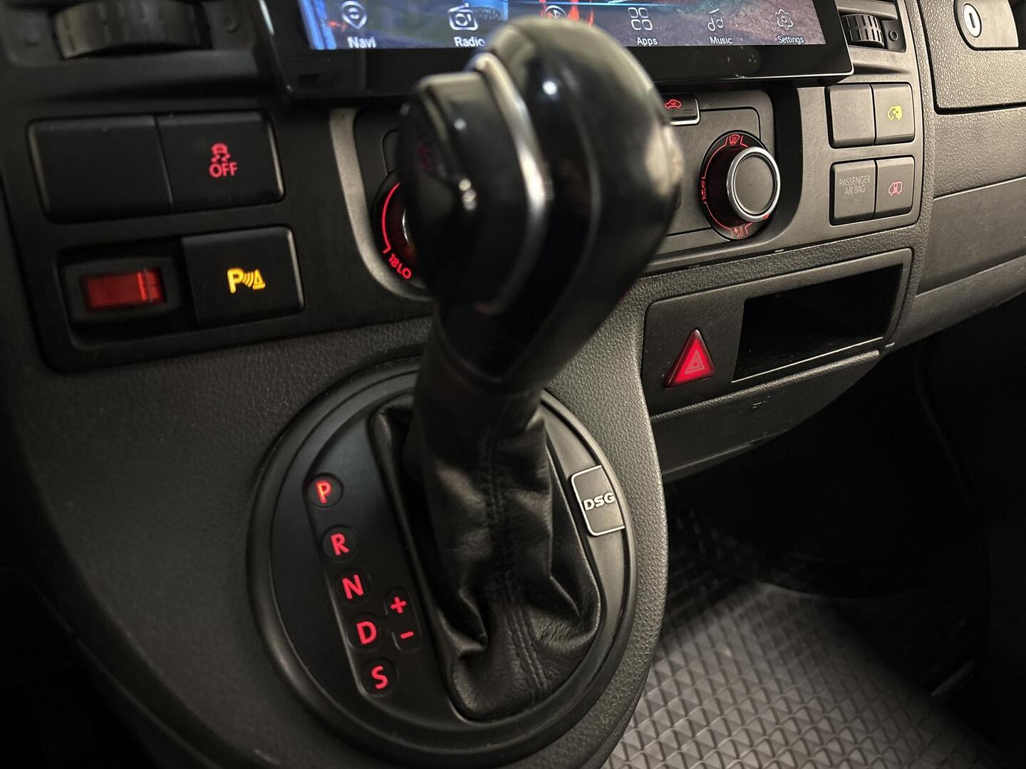 VOLKSWAGEN Caravelle 2010