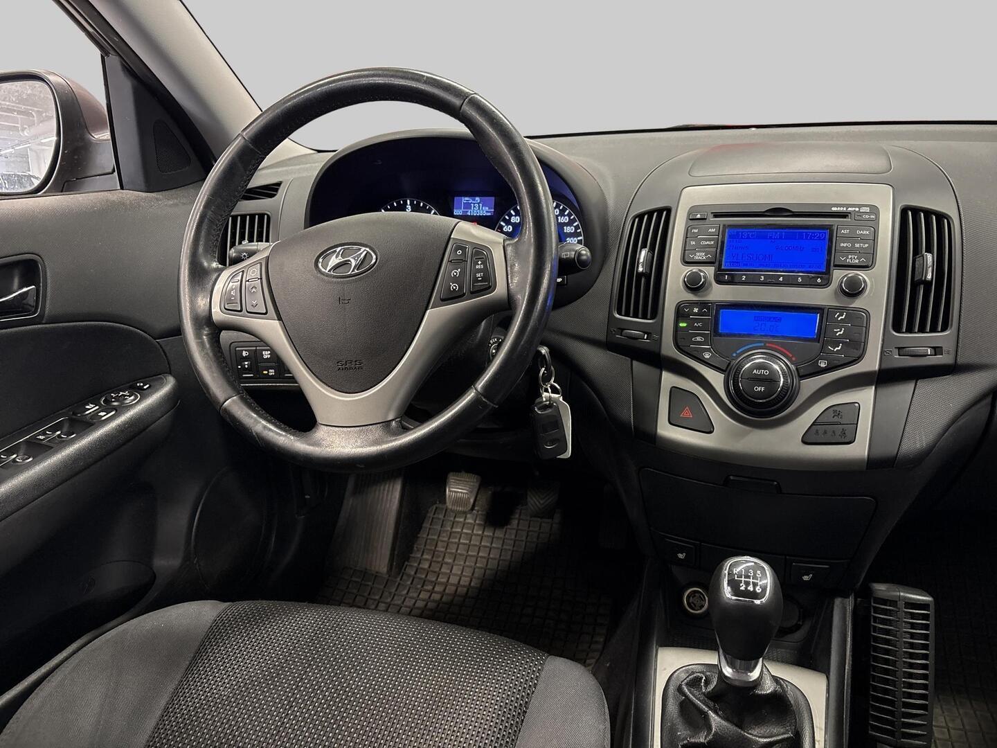 HYUNDAI i30 2011