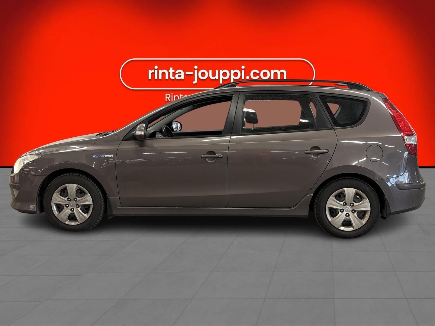 HYUNDAI i30 2011