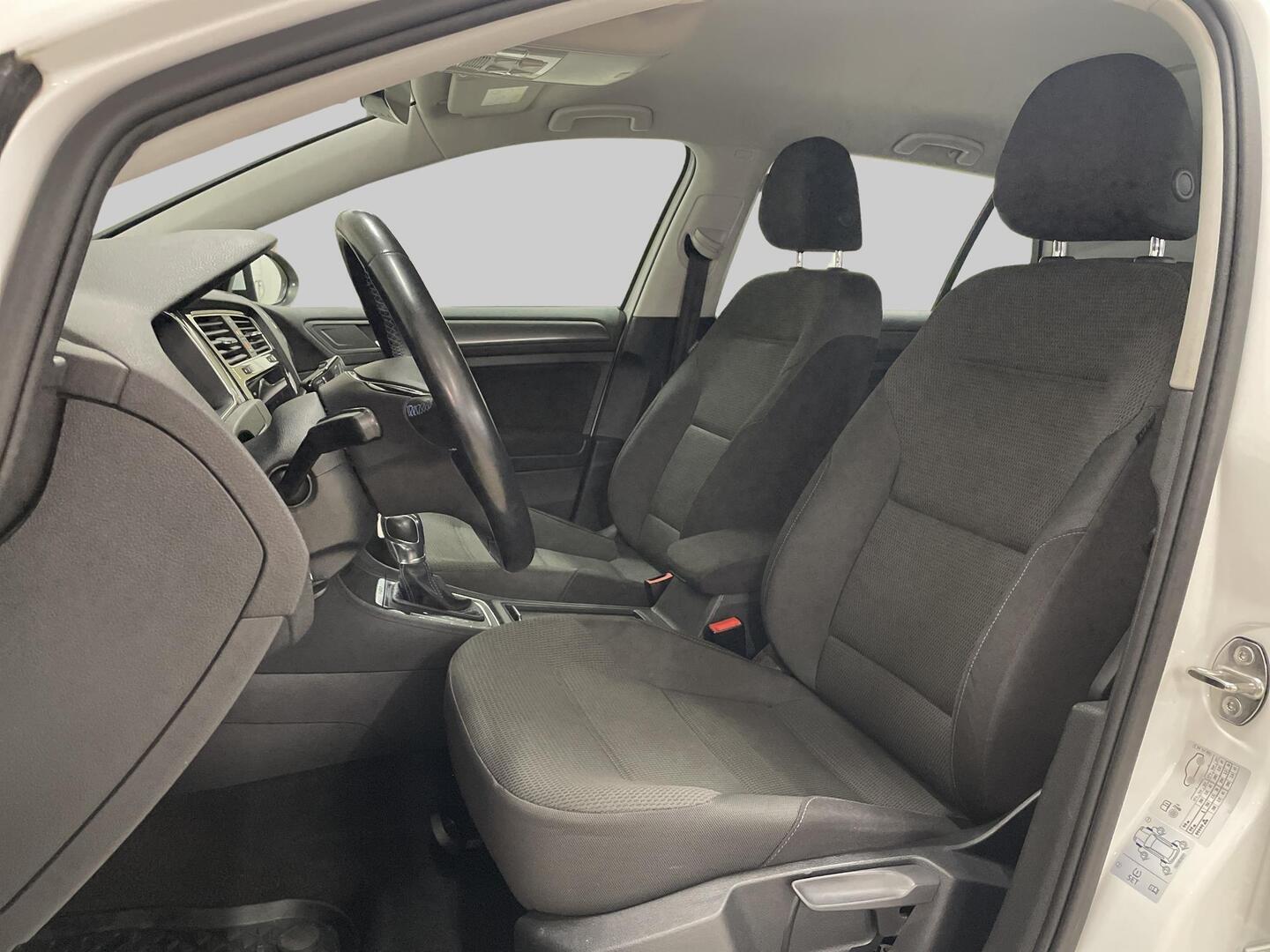 VOLKSWAGEN Golf 2018