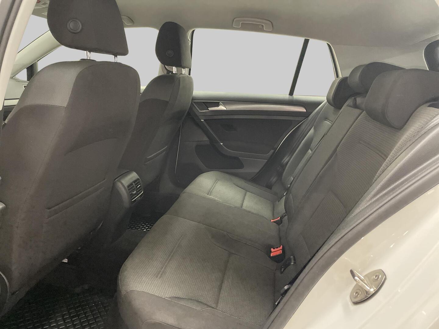 VOLKSWAGEN Golf 2018