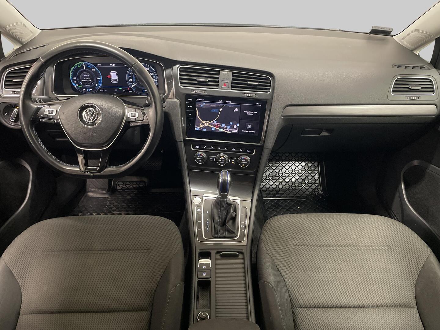 VOLKSWAGEN Golf 2018