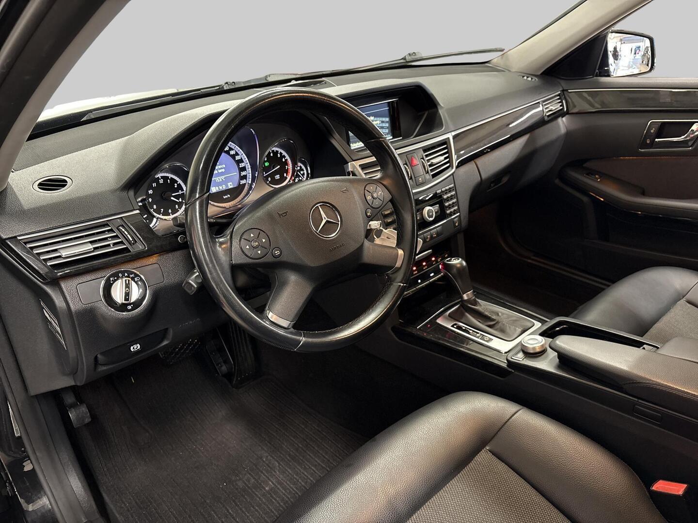 MERCEDES-BENZ E 2010