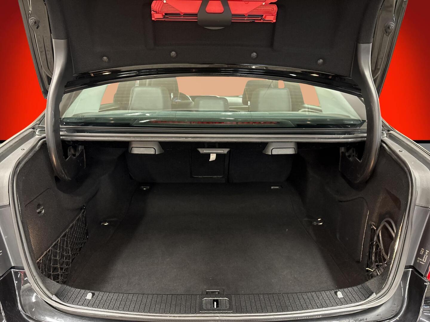 MERCEDES-BENZ E 2010