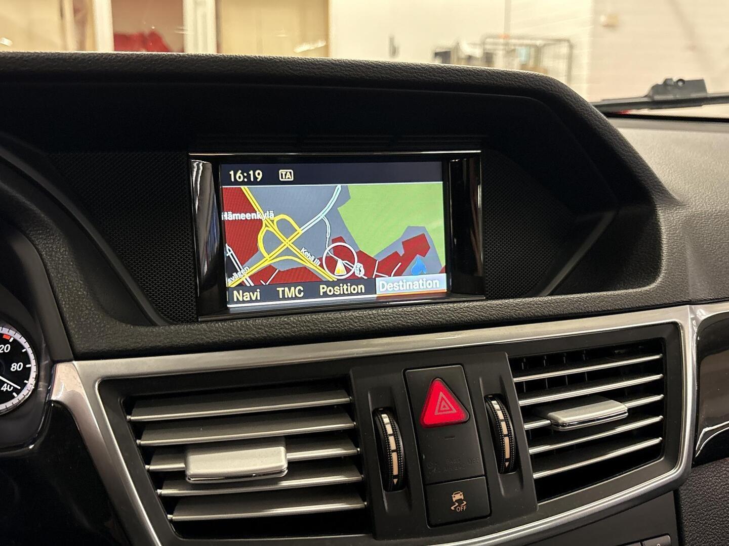 MERCEDES-BENZ E 2010