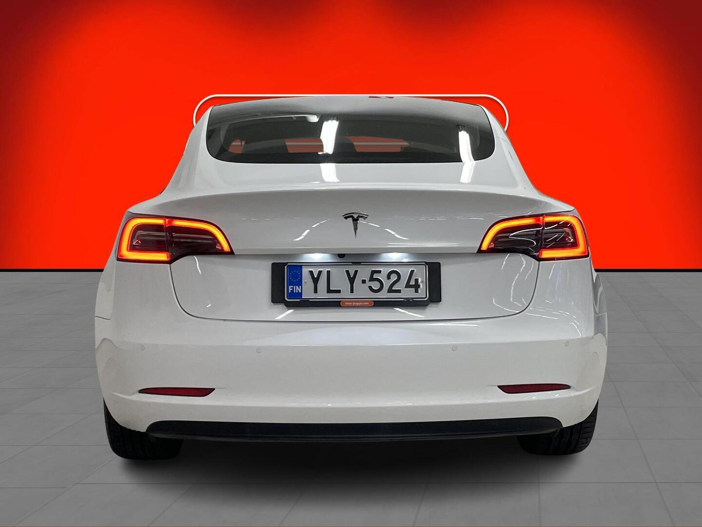 TESLA Model 3 2022