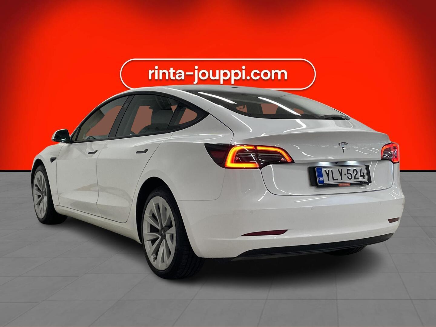 TESLA Model 3 2022
