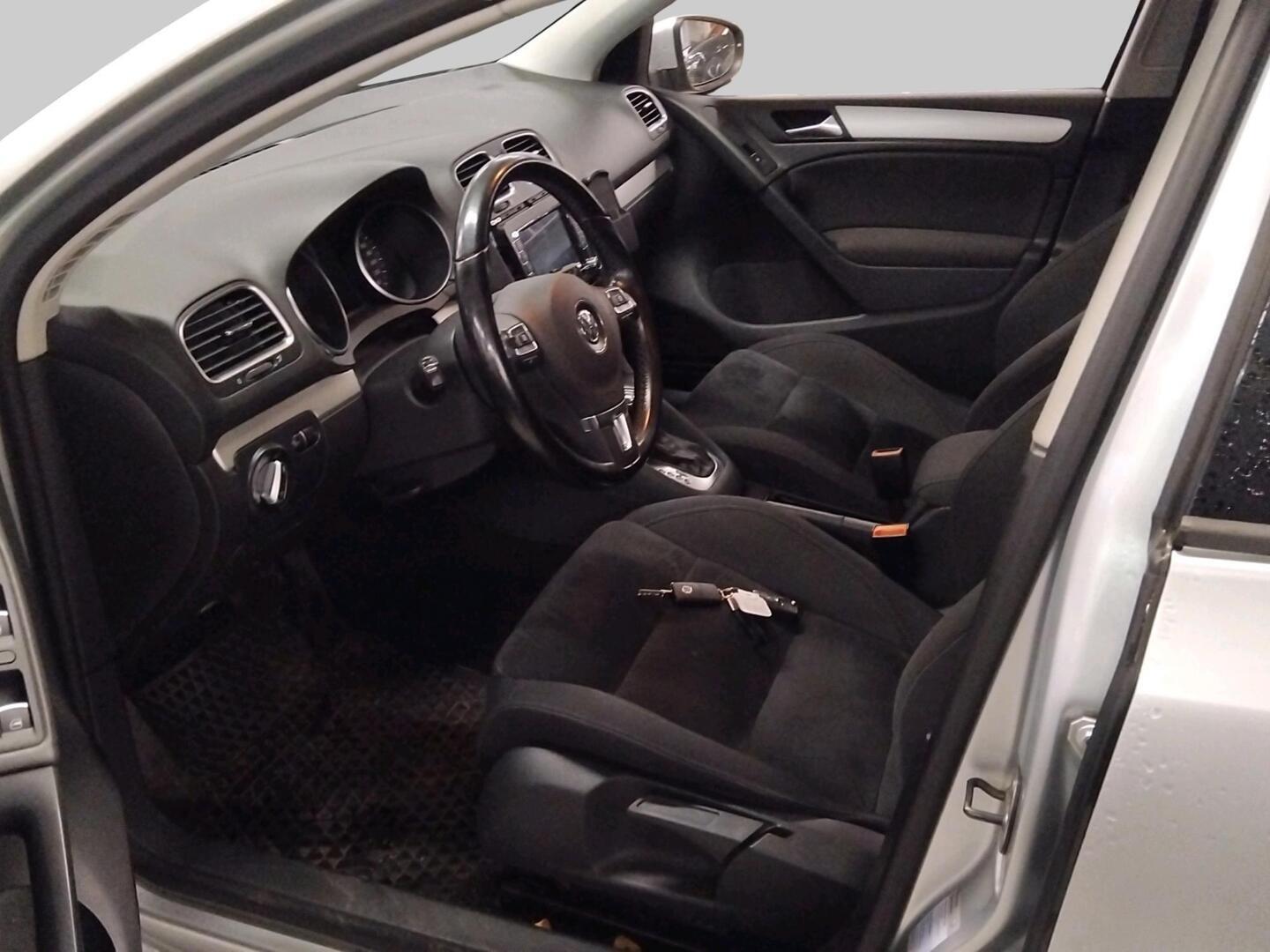 VOLKSWAGEN Golf 2009