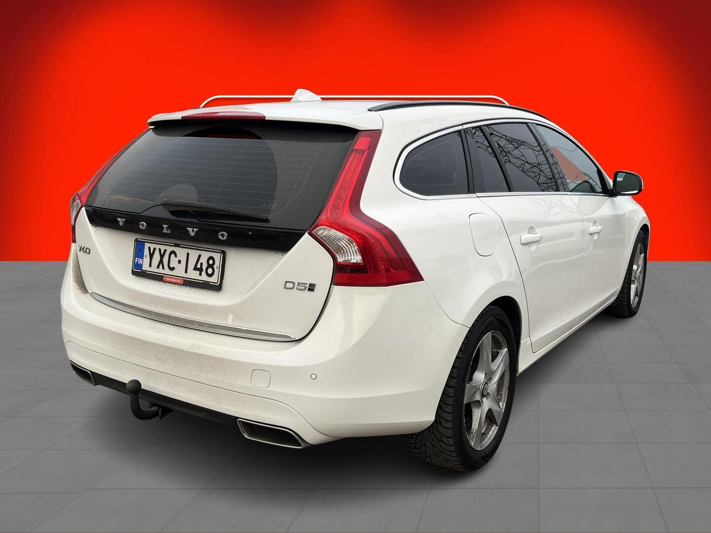 VOLVO V60 2016