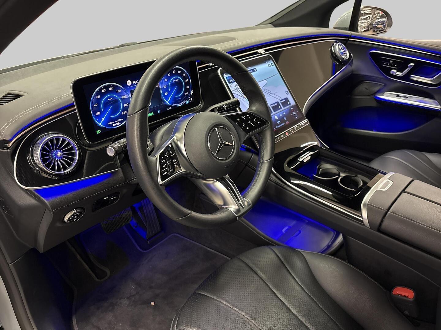 MERCEDES-BENZ EQE 2025