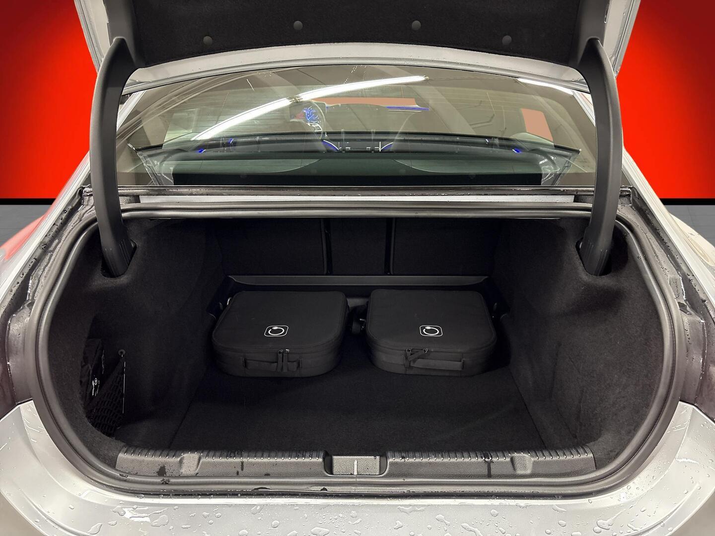 MERCEDES-BENZ EQE 2025