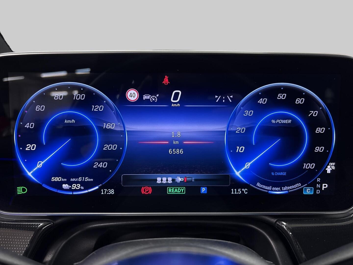 MERCEDES-BENZ EQE 2025