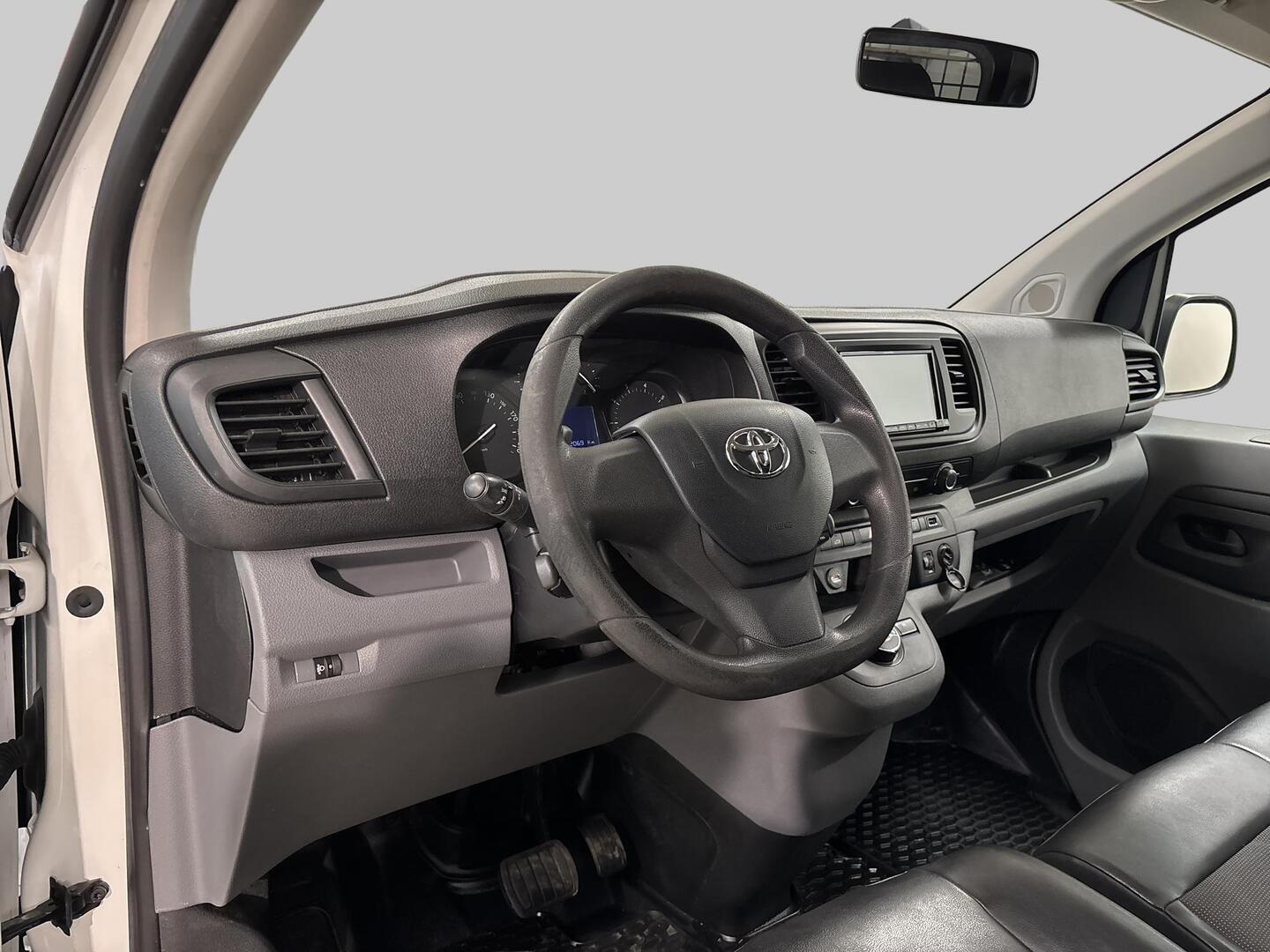TOYOTA Proace 2016