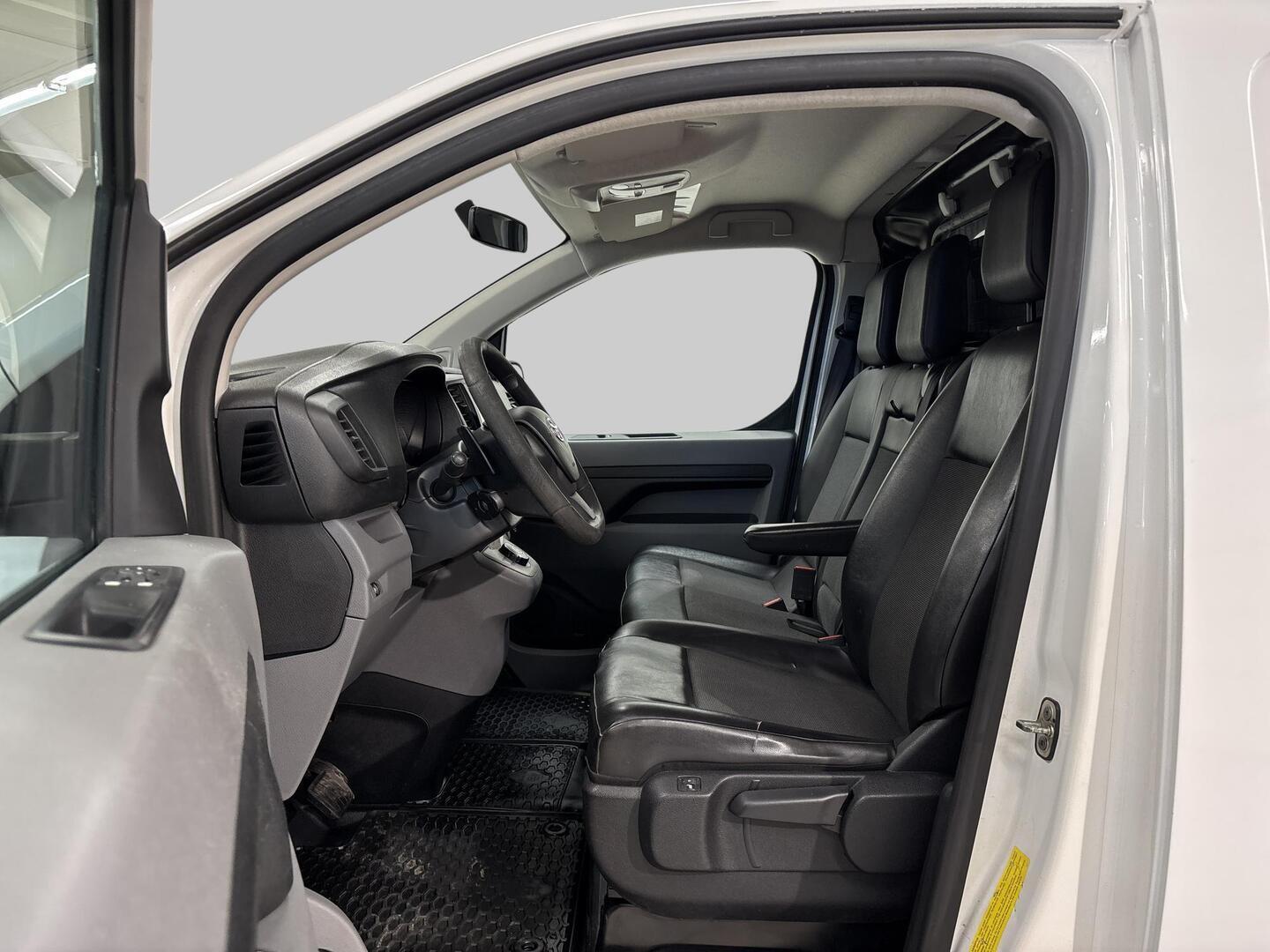 TOYOTA Proace 2016