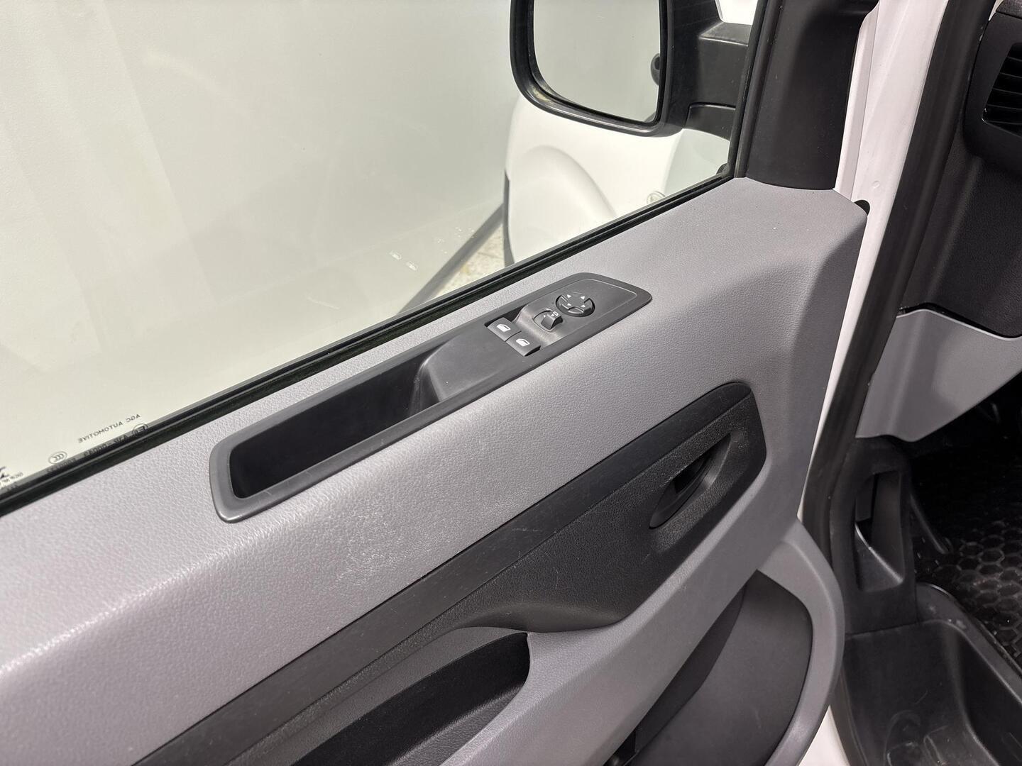 TOYOTA Proace 2016