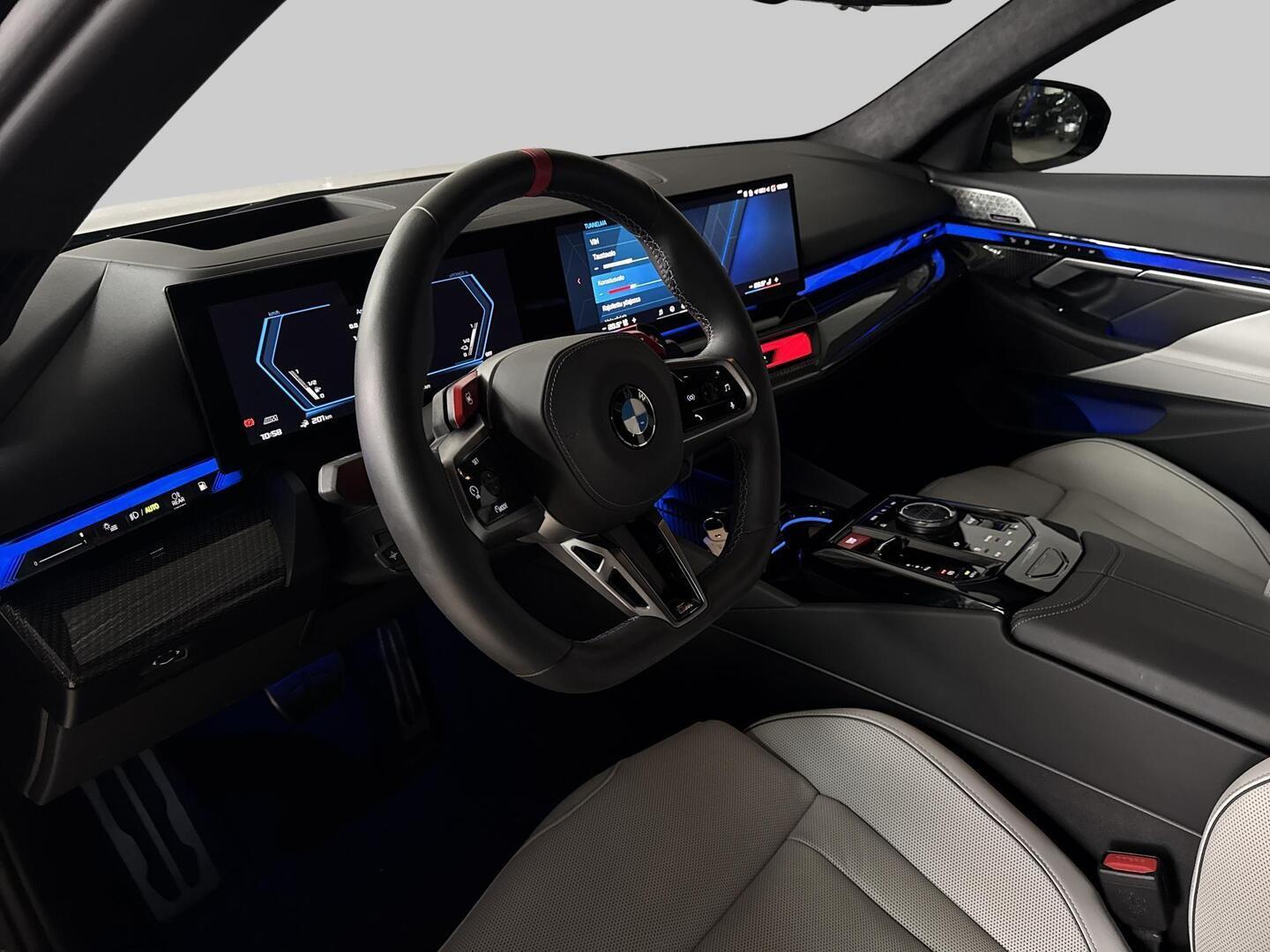 BMW M5 2025