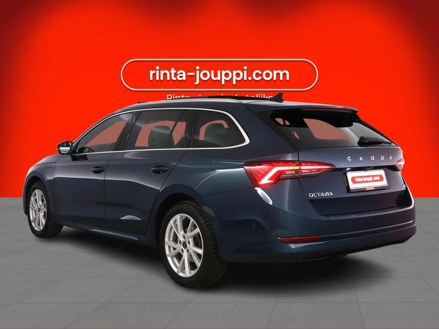 SKODA OCTAVIA 2023