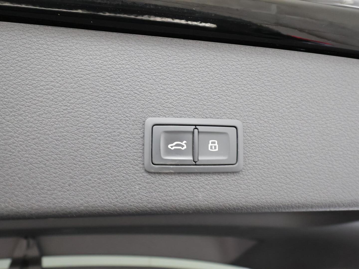 AUDI E-TRON 2022