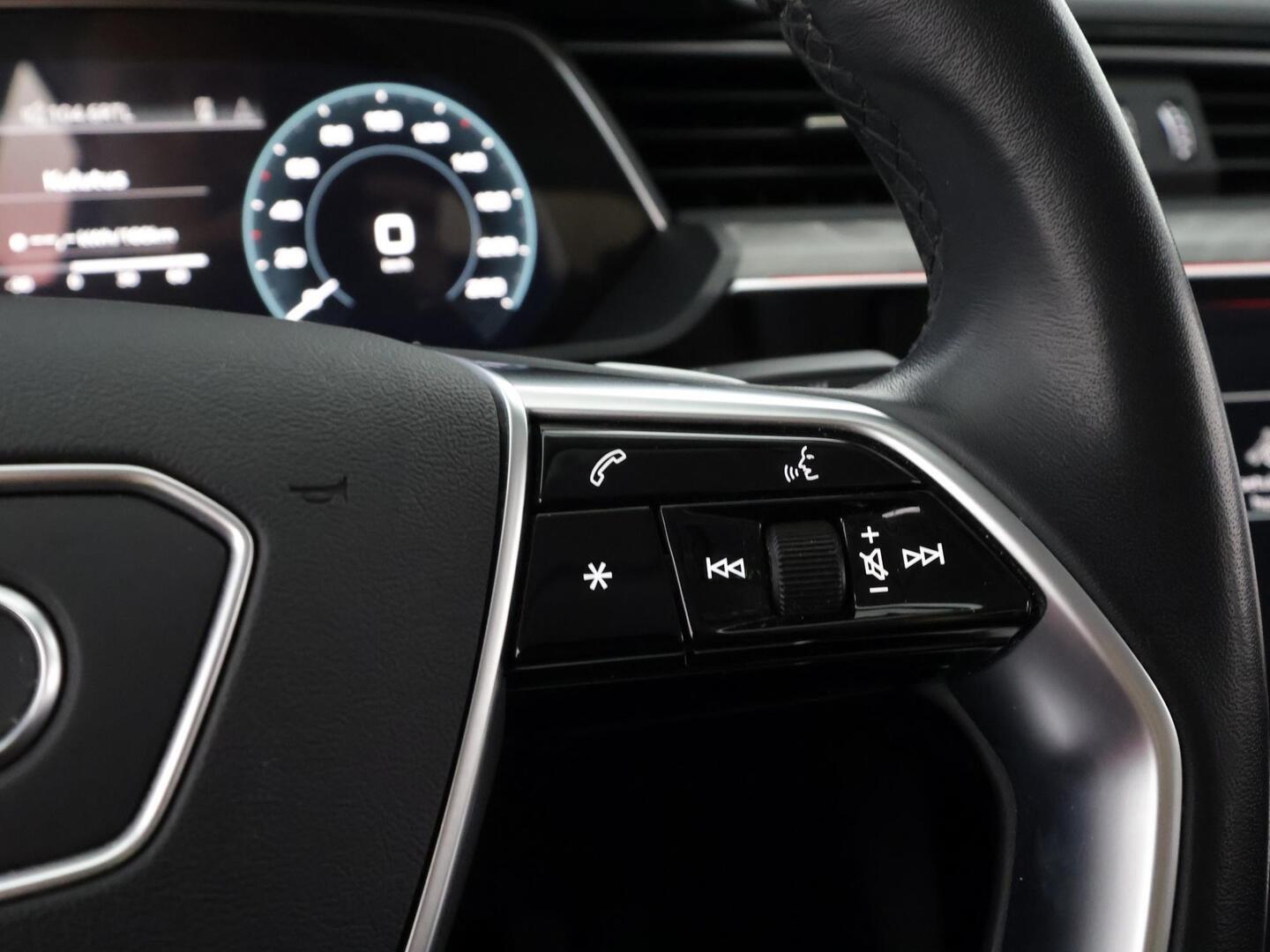 AUDI E-TRON 2022
