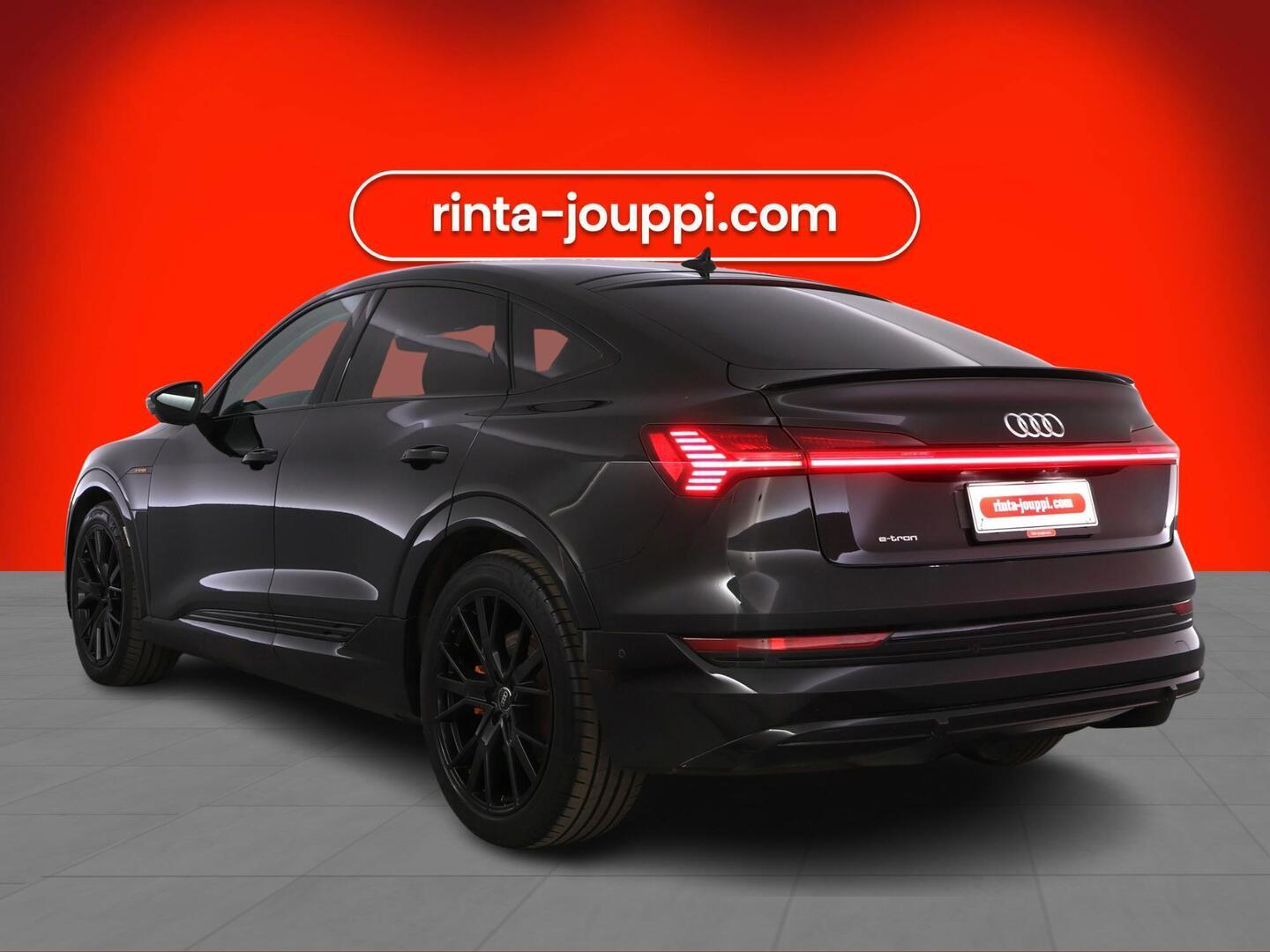 AUDI E-TRON 2022
