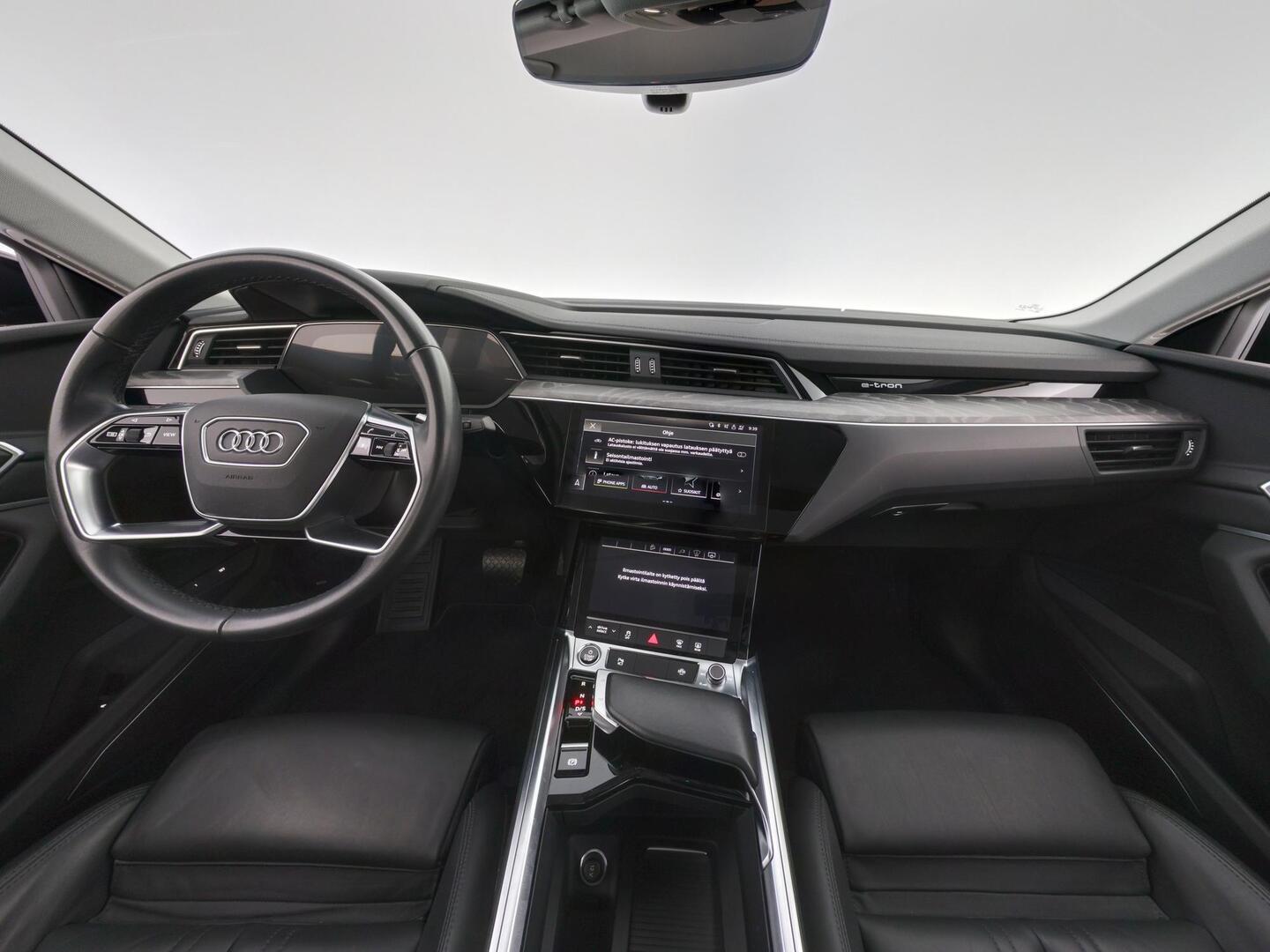 AUDI E-TRON 2022