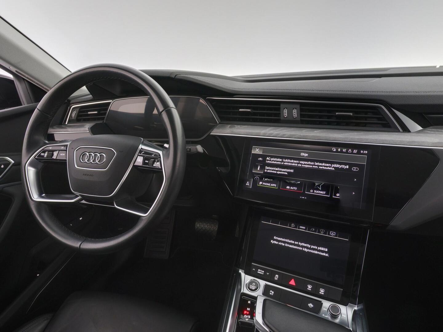 AUDI E-TRON 2022