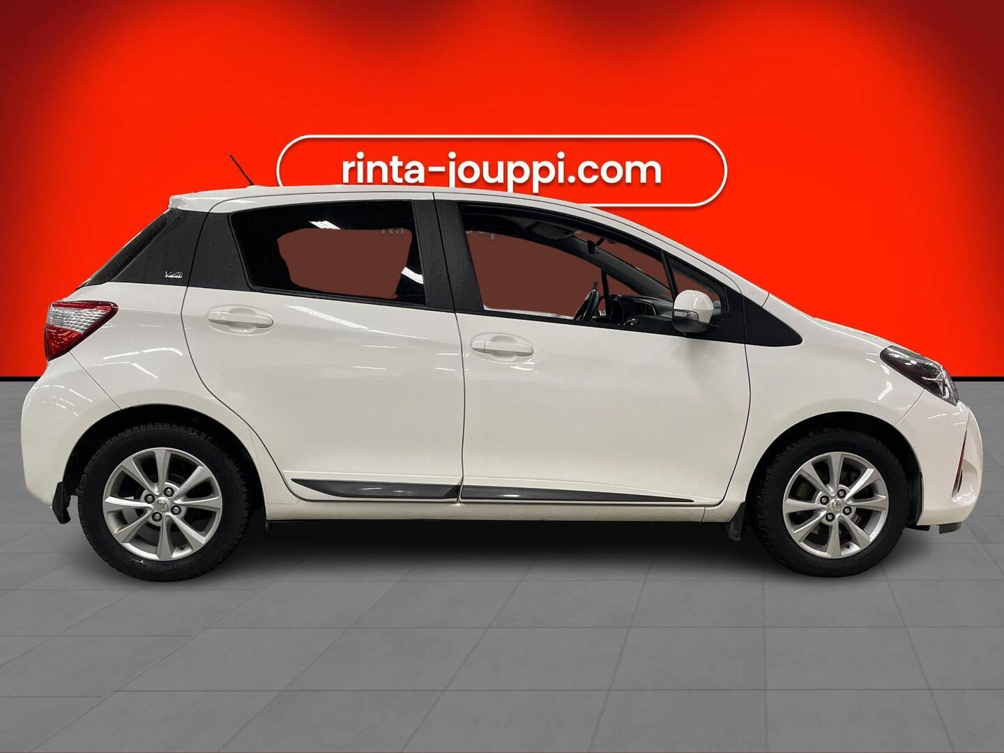 TOYOTA Yaris 2019