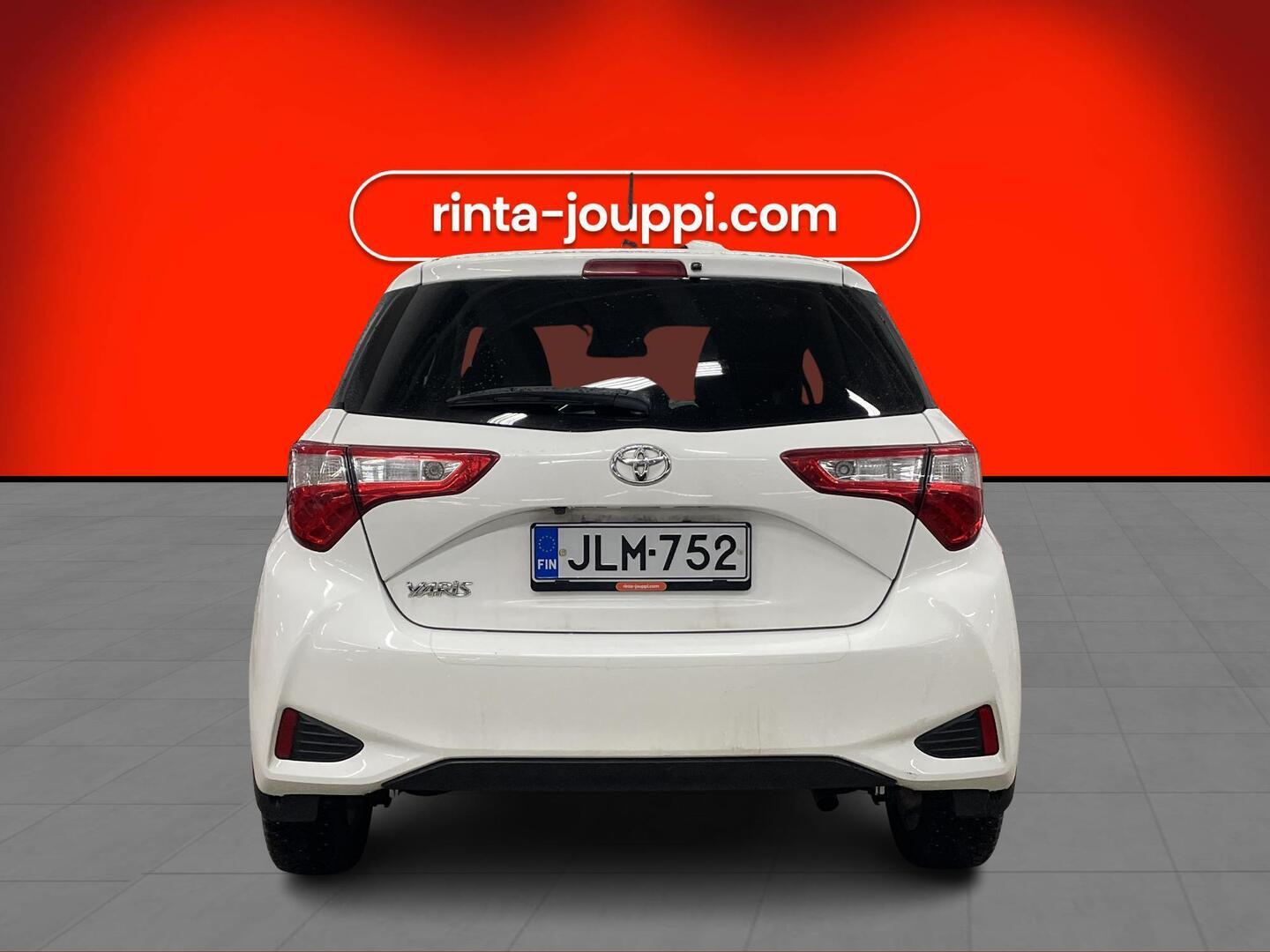 TOYOTA Yaris 2019