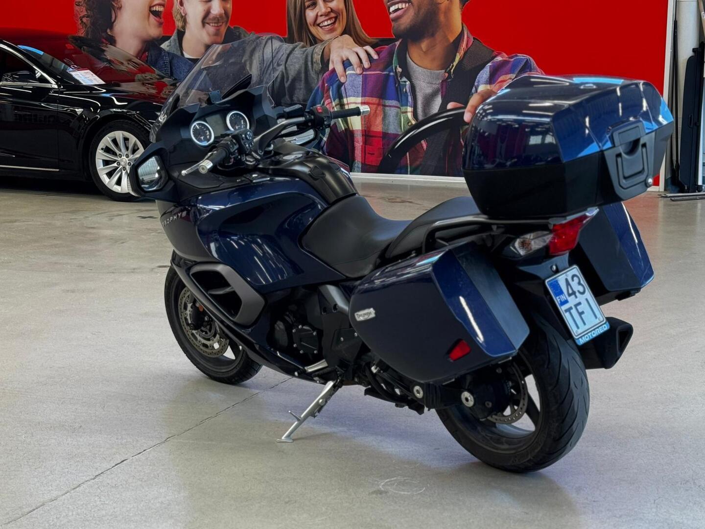 TRIUMPH TROPHY 2013