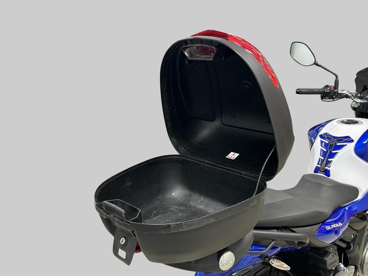 SUZUKI SFV 650 GLADIUS 2014